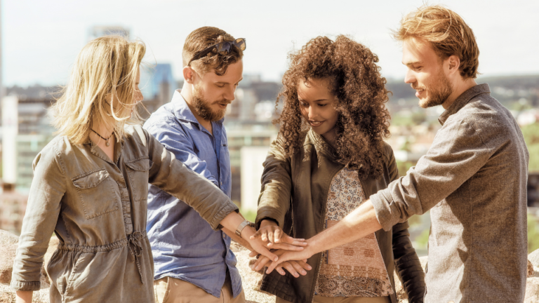 Hitta nya vänner i vuxen ålder? Här är platserna